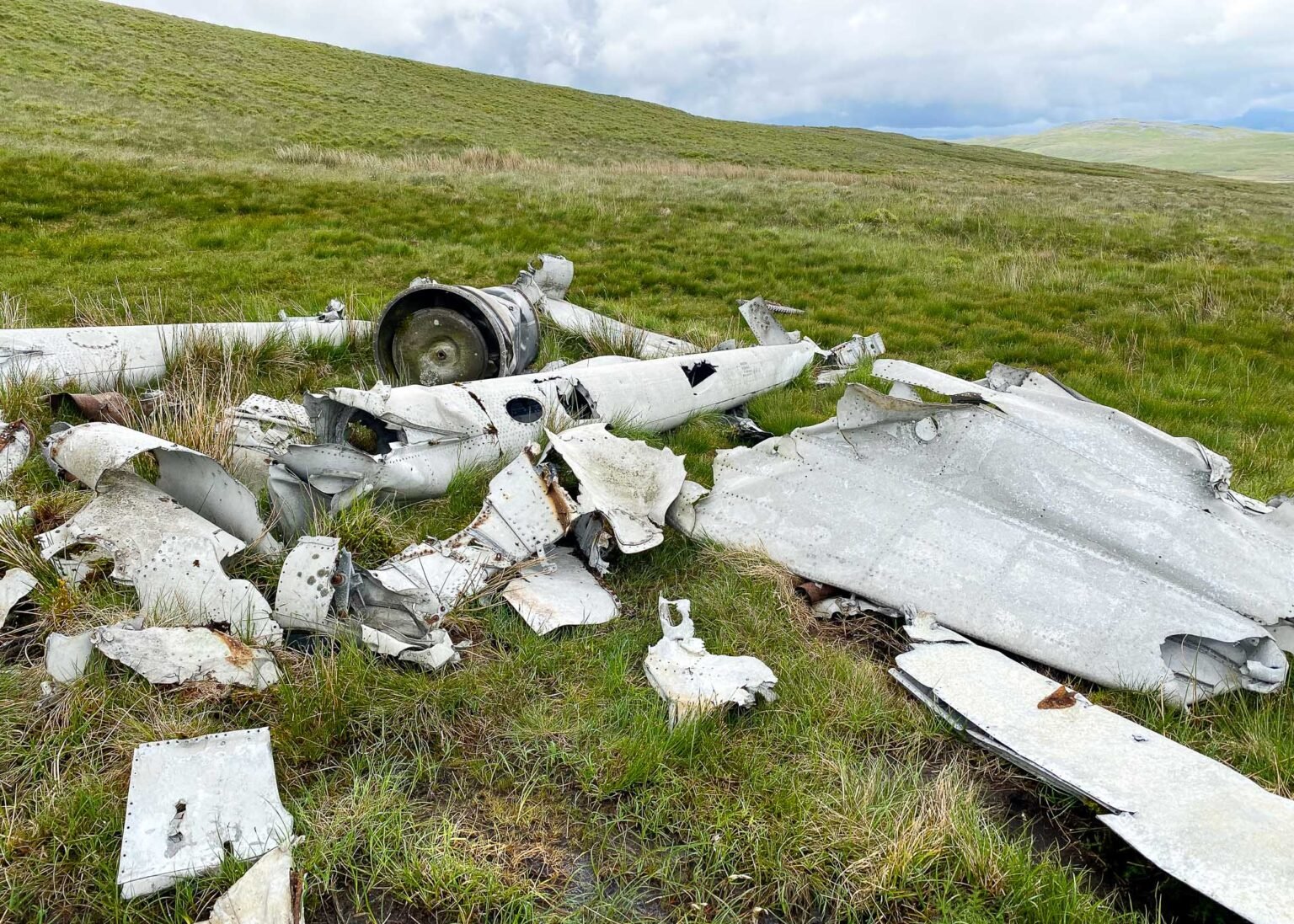 WWII Aircraft Crash Site Hike - Brecon Beacons - Old Man Grumbling